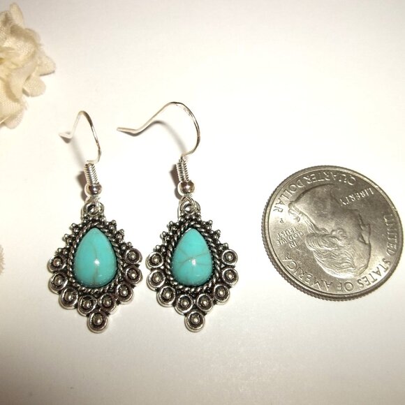Dangle Earrings Turquoise Blue and Silver Costume Jewelry Southwestern Set C907 - Picture 2 of 6